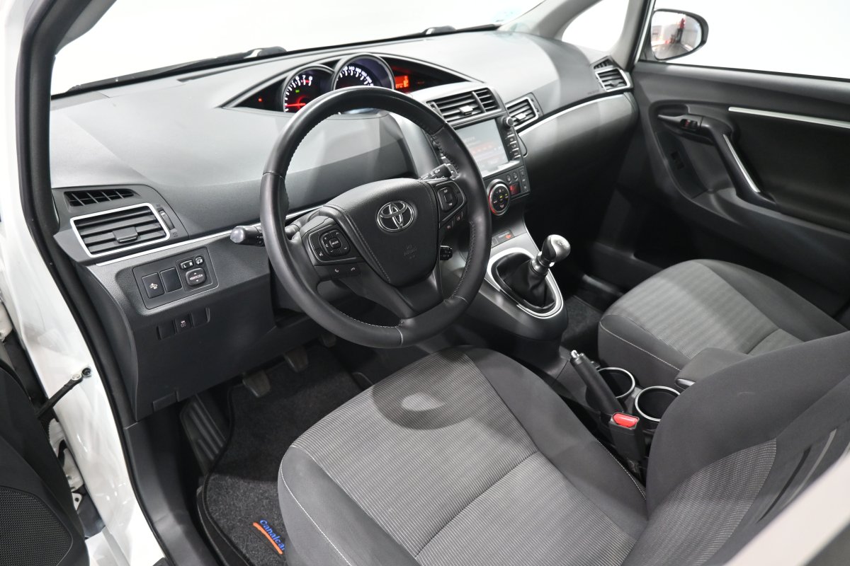 Foto Toyota Verso 10