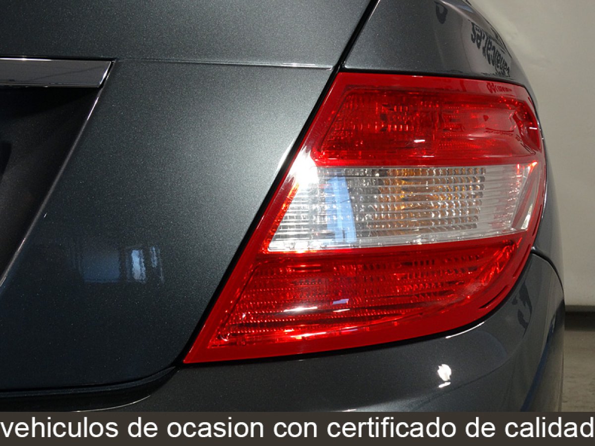 Foto Mercedes-Benz C 180 10