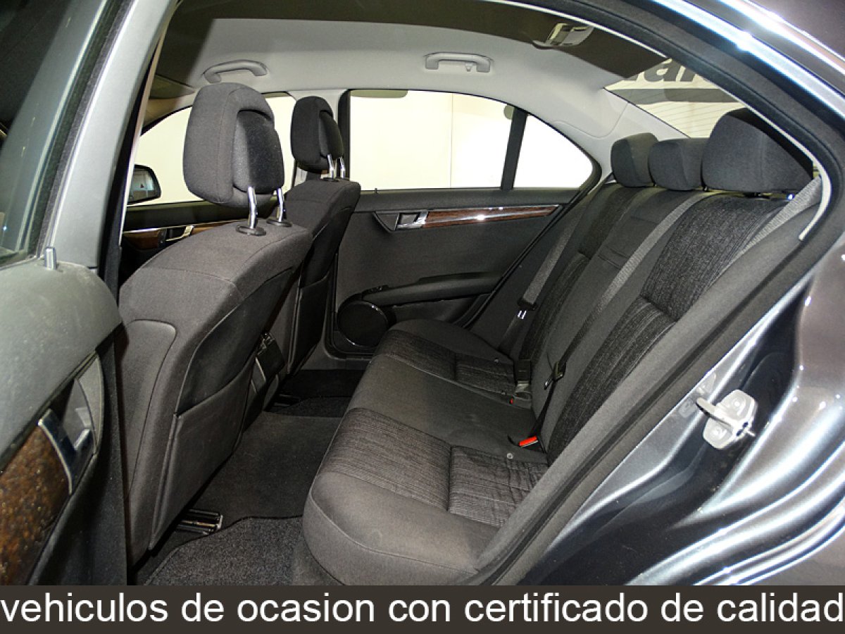 Foto Mercedes-Benz C 180 15