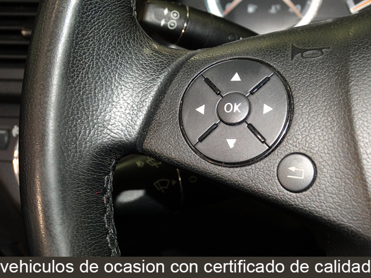 Foto Mercedes-Benz C 180 27