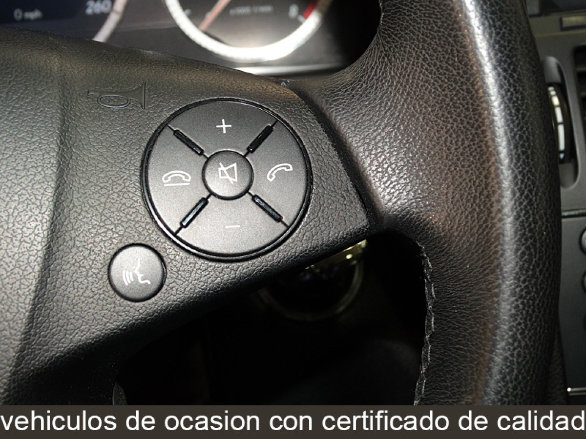 Foto Mercedes-Benz C 180 28
