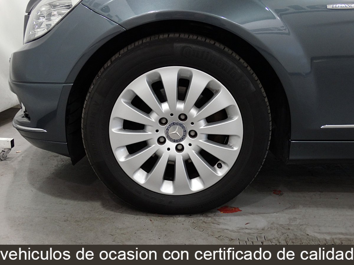 Foto Mercedes-Benz C 180 31