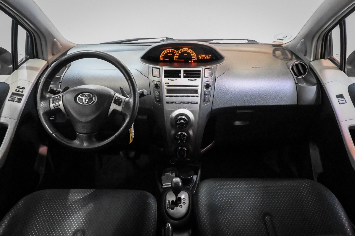Foto Toyota Yaris 15