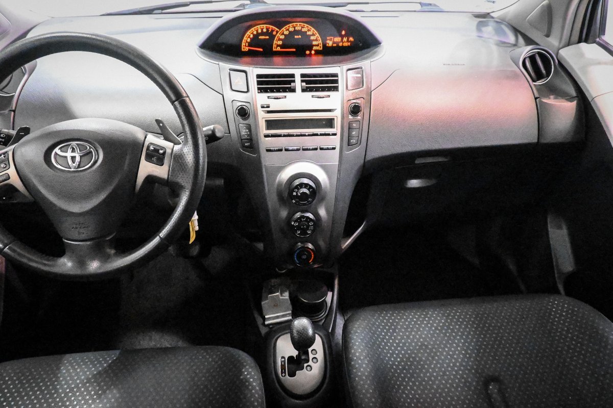Foto Toyota Yaris 17