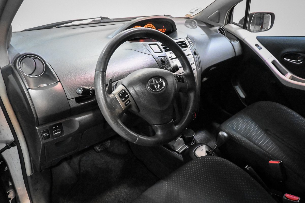 Foto Toyota Yaris 10