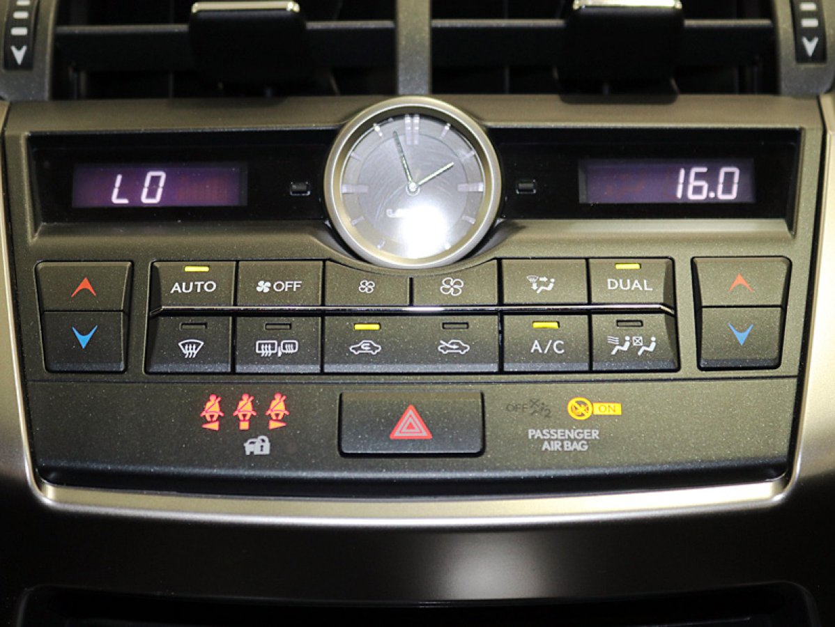 Foto Lexus NX 24