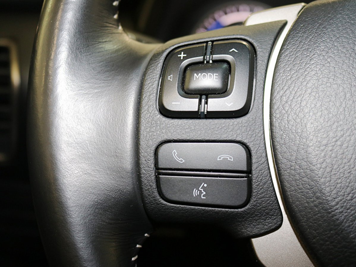 Foto Lexus NX 30