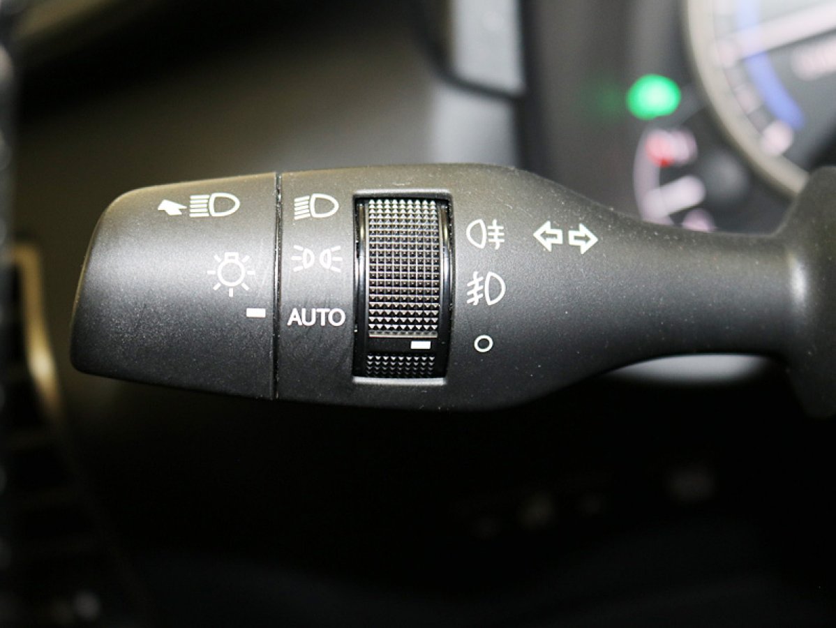 Foto Lexus NX 33