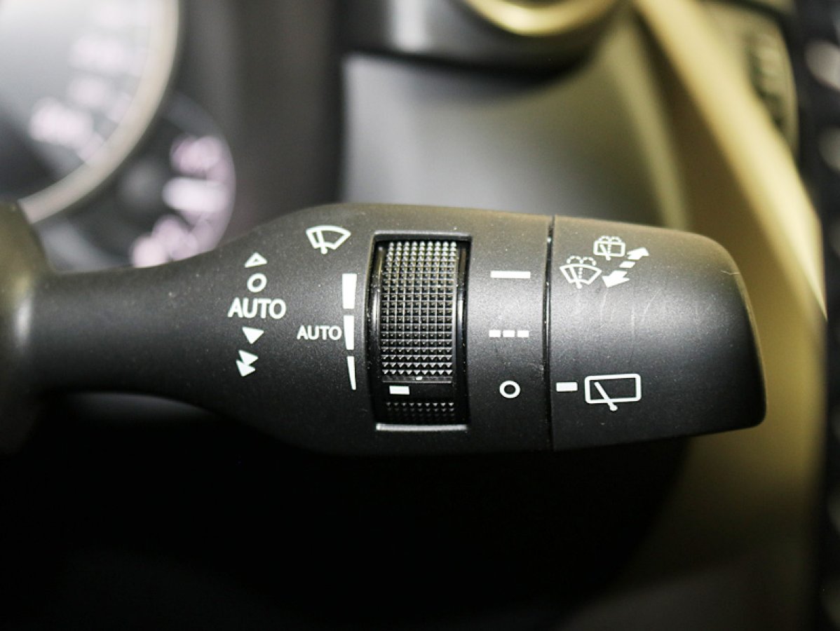 Foto Lexus NX 34