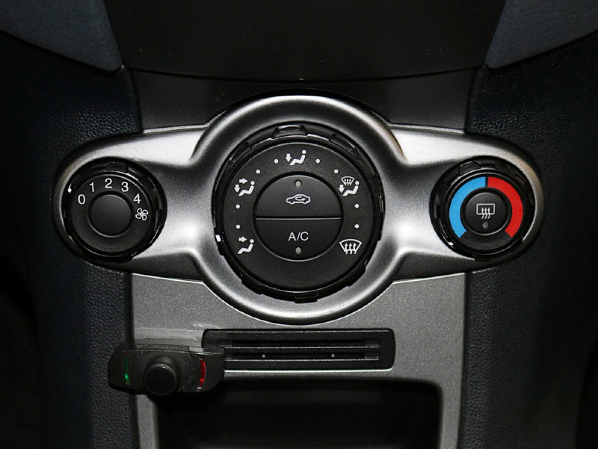 Foto Ford Fiesta 15