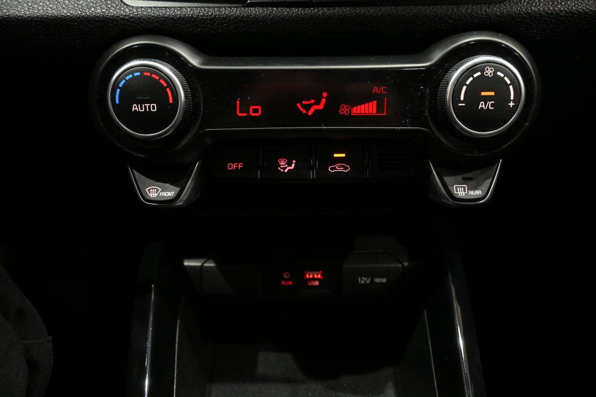 Foto Kia Stonic 17