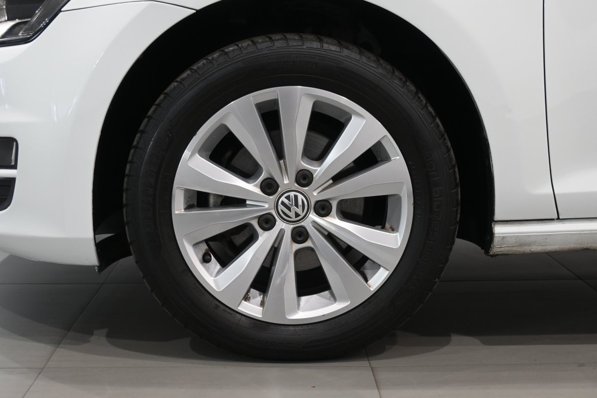 Foto Volkswagen Golf 27