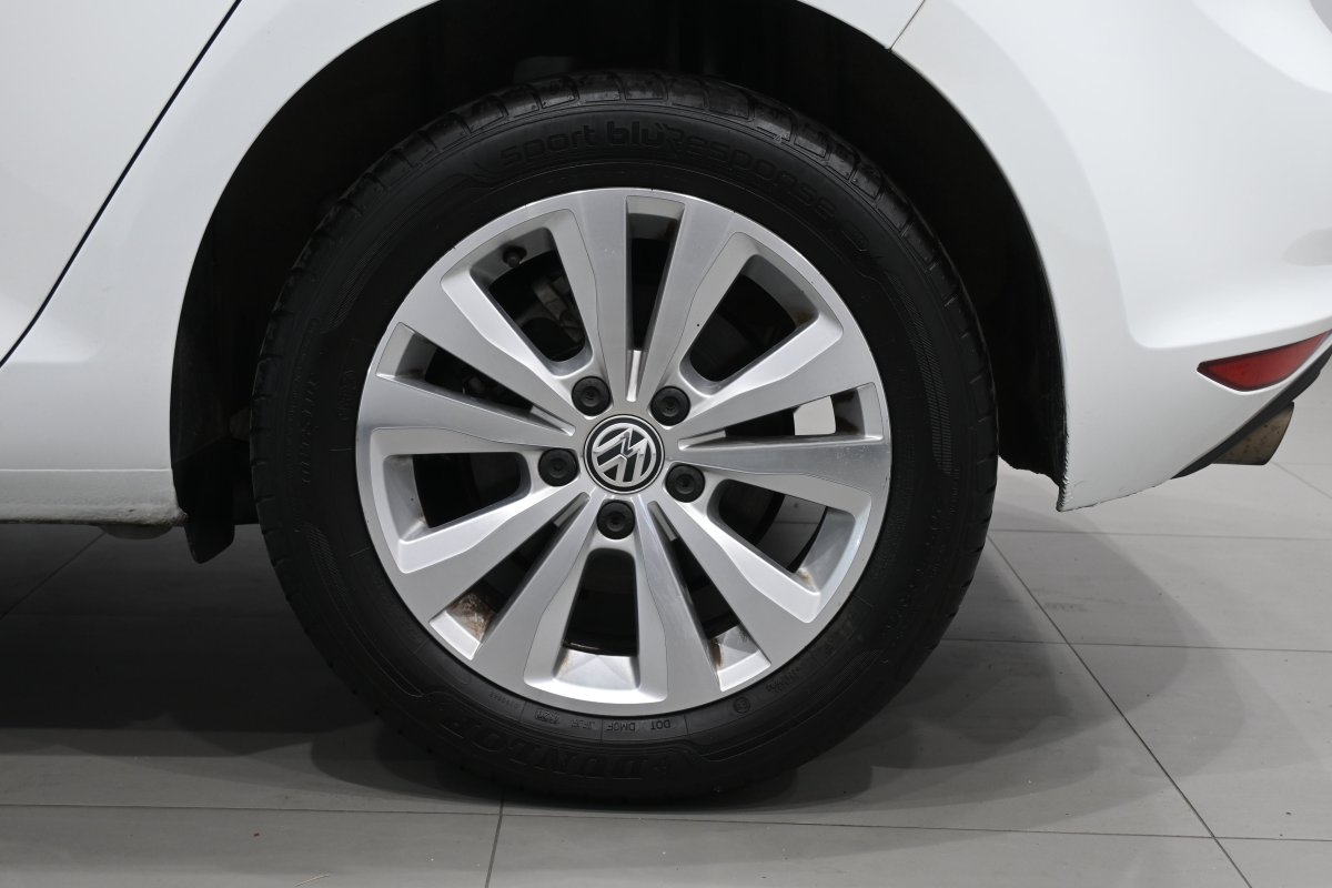 Foto Volkswagen Golf 28
