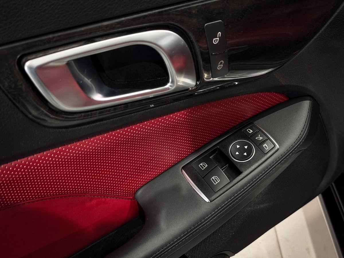 Foto Mercedes-Benz SLK 30