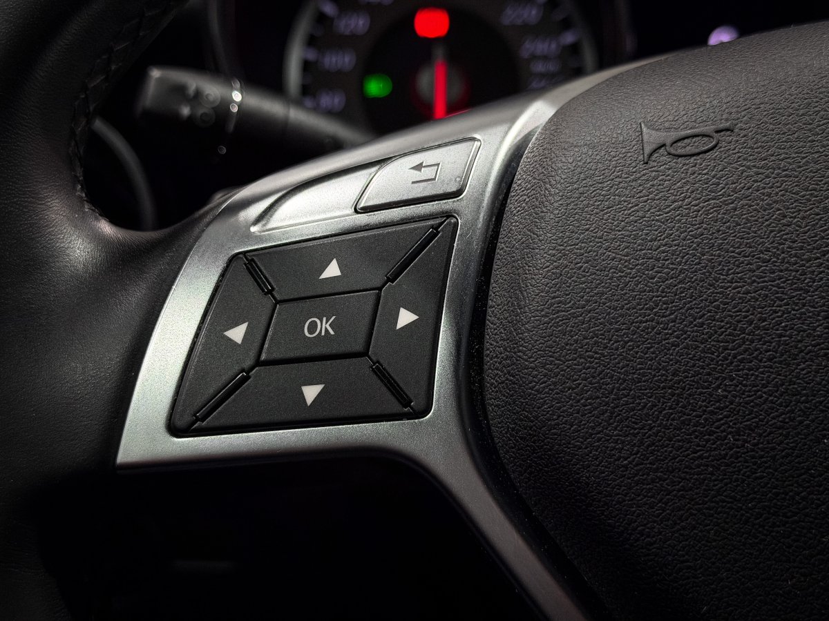 Foto Mercedes-Benz SLK 24