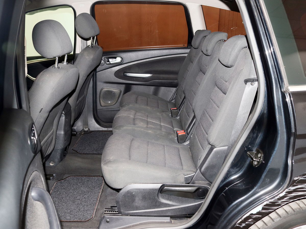 Foto Ford S-Max 12