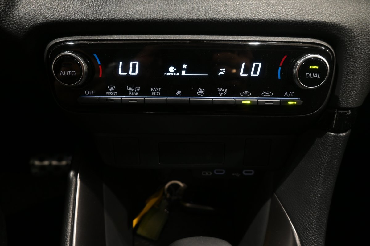 Foto Toyota Yaris 18