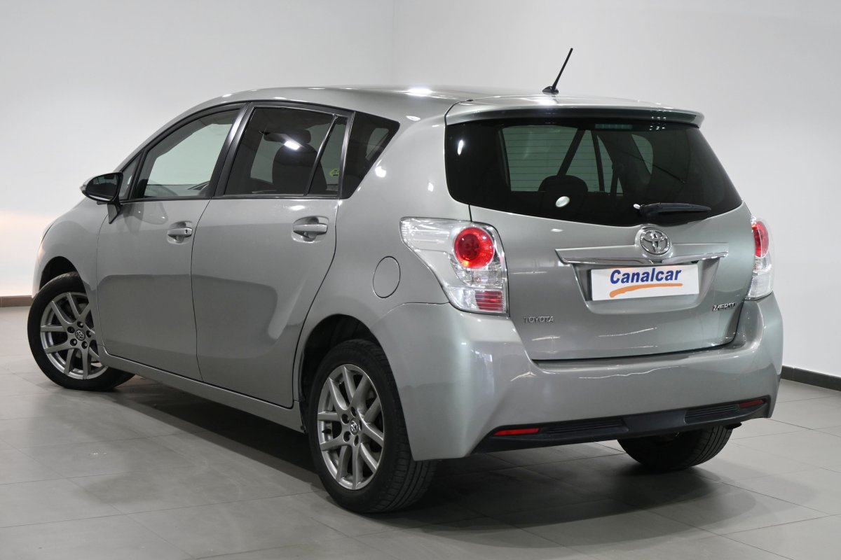 Foto Toyota Verso 4