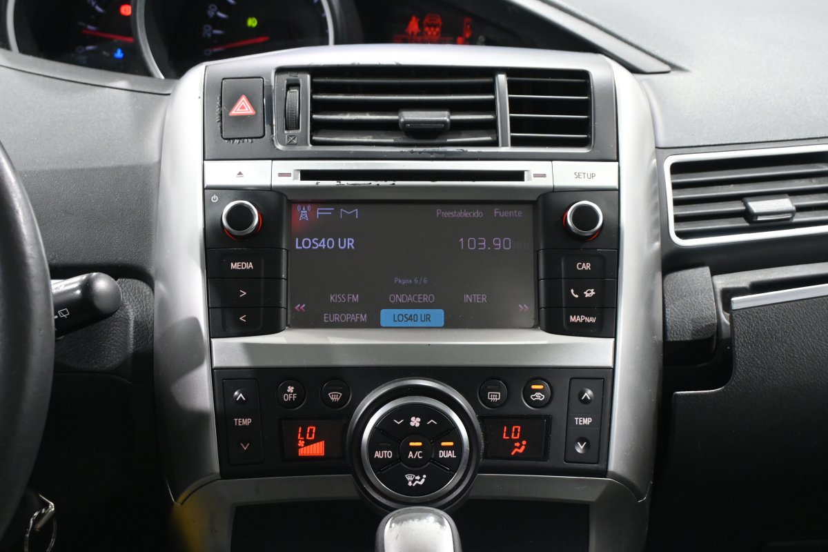 Foto Toyota Verso 17