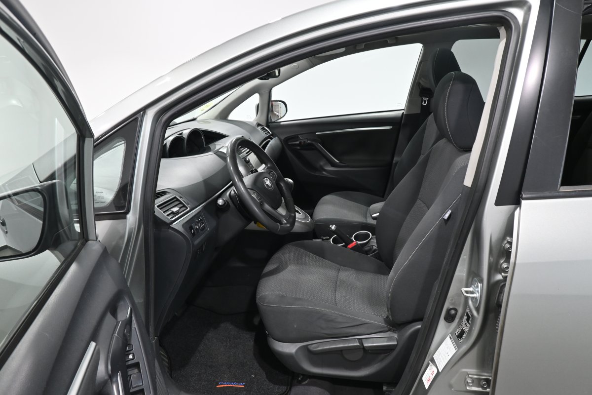 Foto Toyota Verso 11