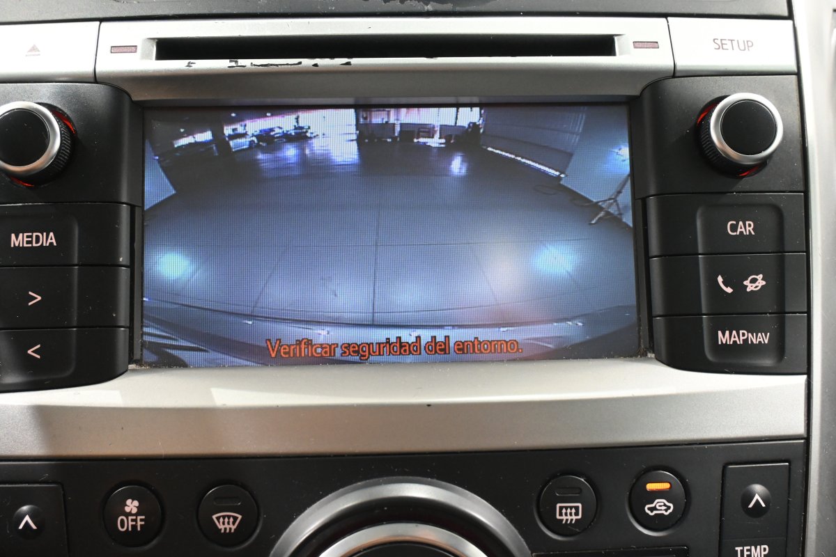 Foto Toyota Verso 19