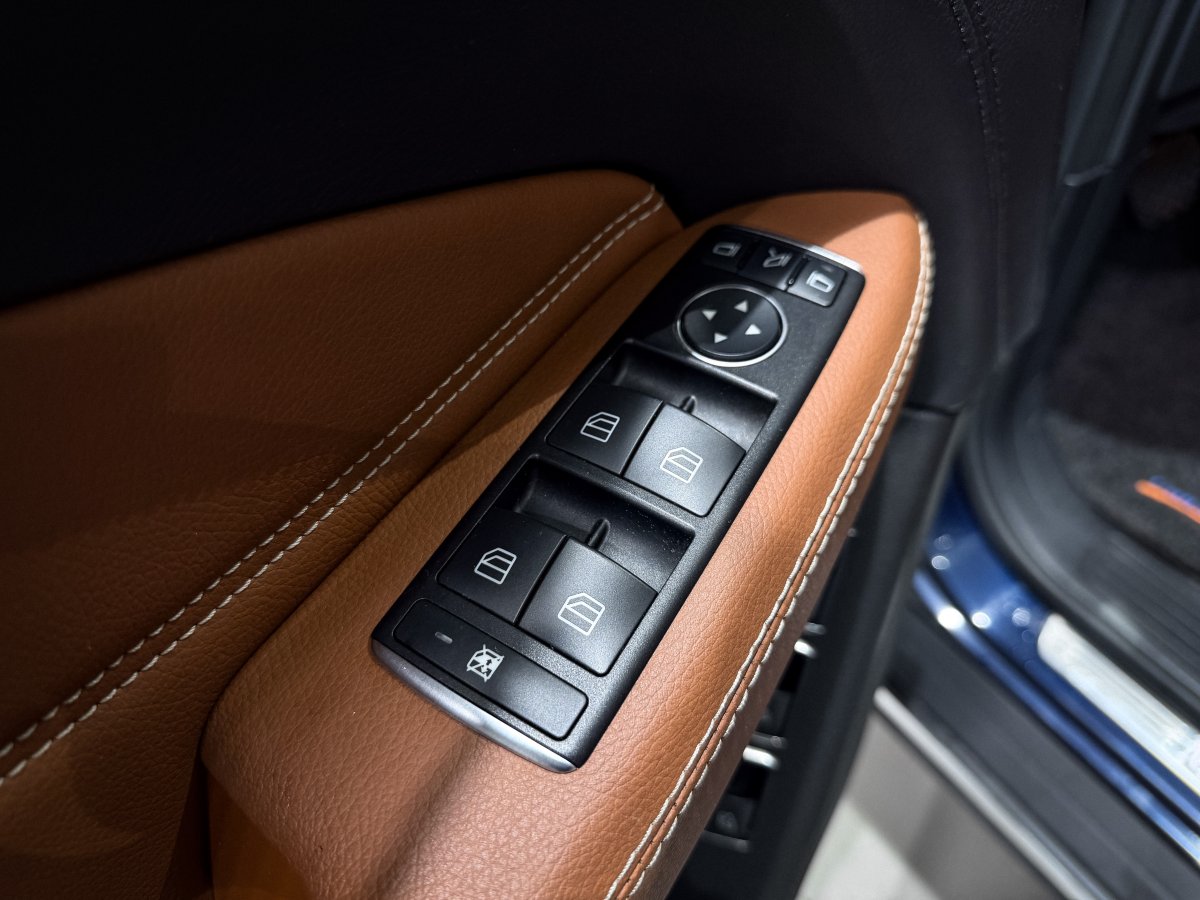 Foto Mercedes-Benz GLS class 34