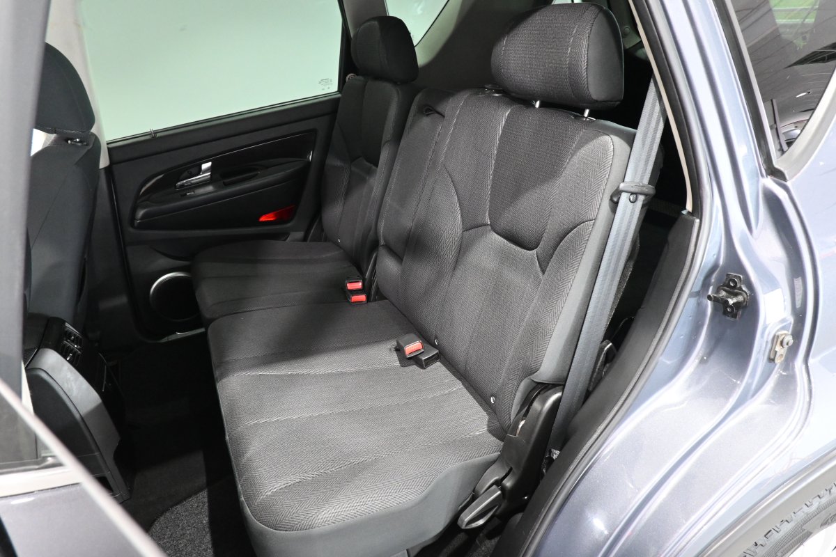 Foto Ssangyong Rexton 11