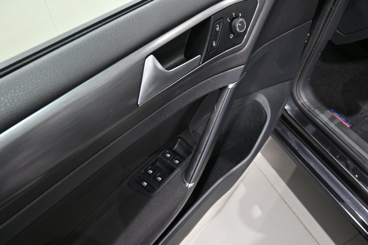 Foto Volkswagen Golf 25