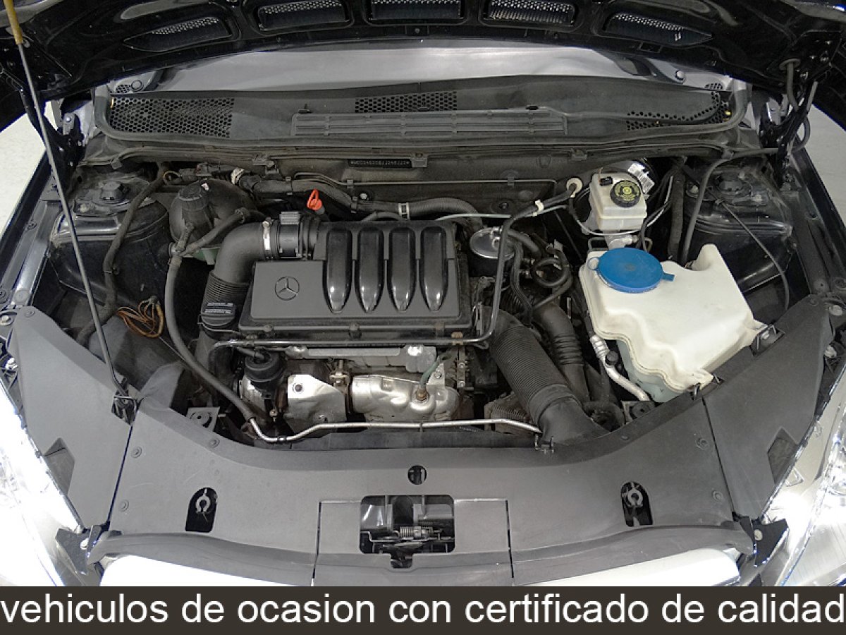 Foto Mercedes-Benz B 200 14