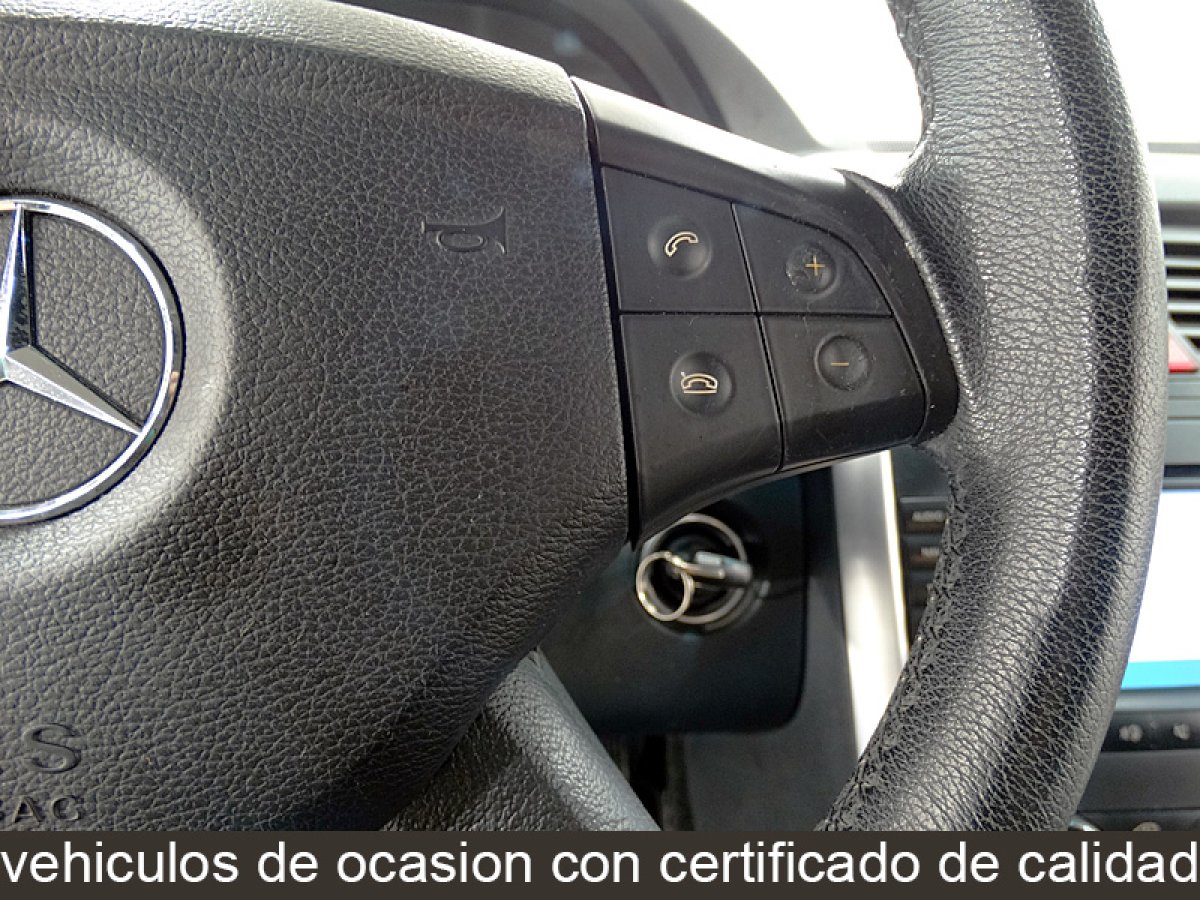 Foto Mercedes-Benz B 200 24