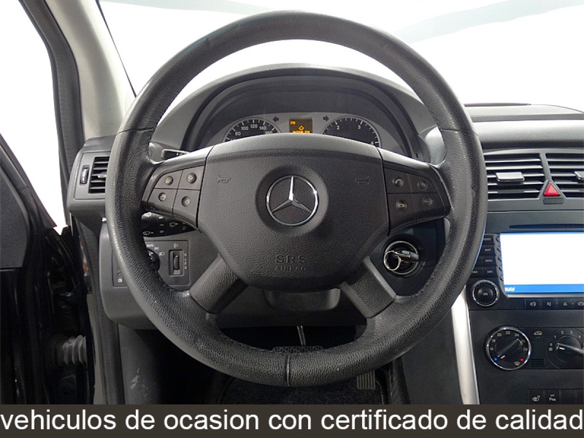 Foto Mercedes-Benz B 200 25