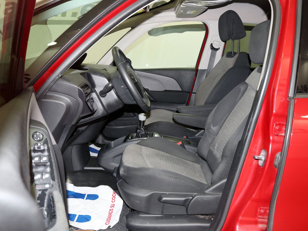 Foto Citroen Grand C4 Picasso 11