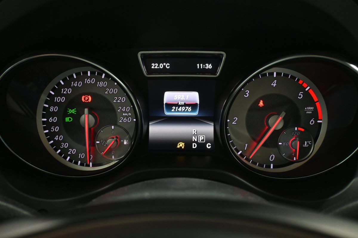 Foto Mercedes-Benz Clase CLA 13