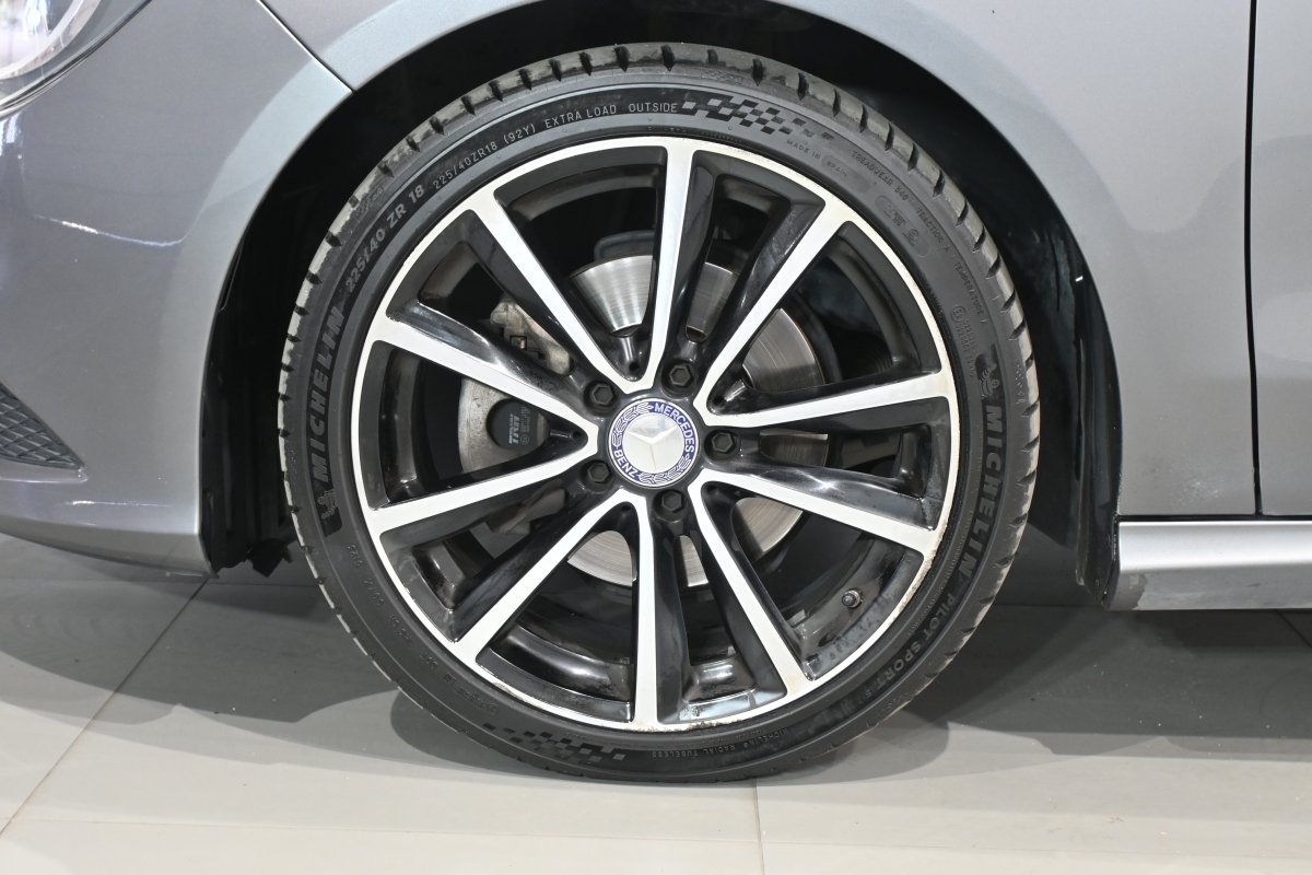 Foto Mercedes-Benz Clase CLA 29