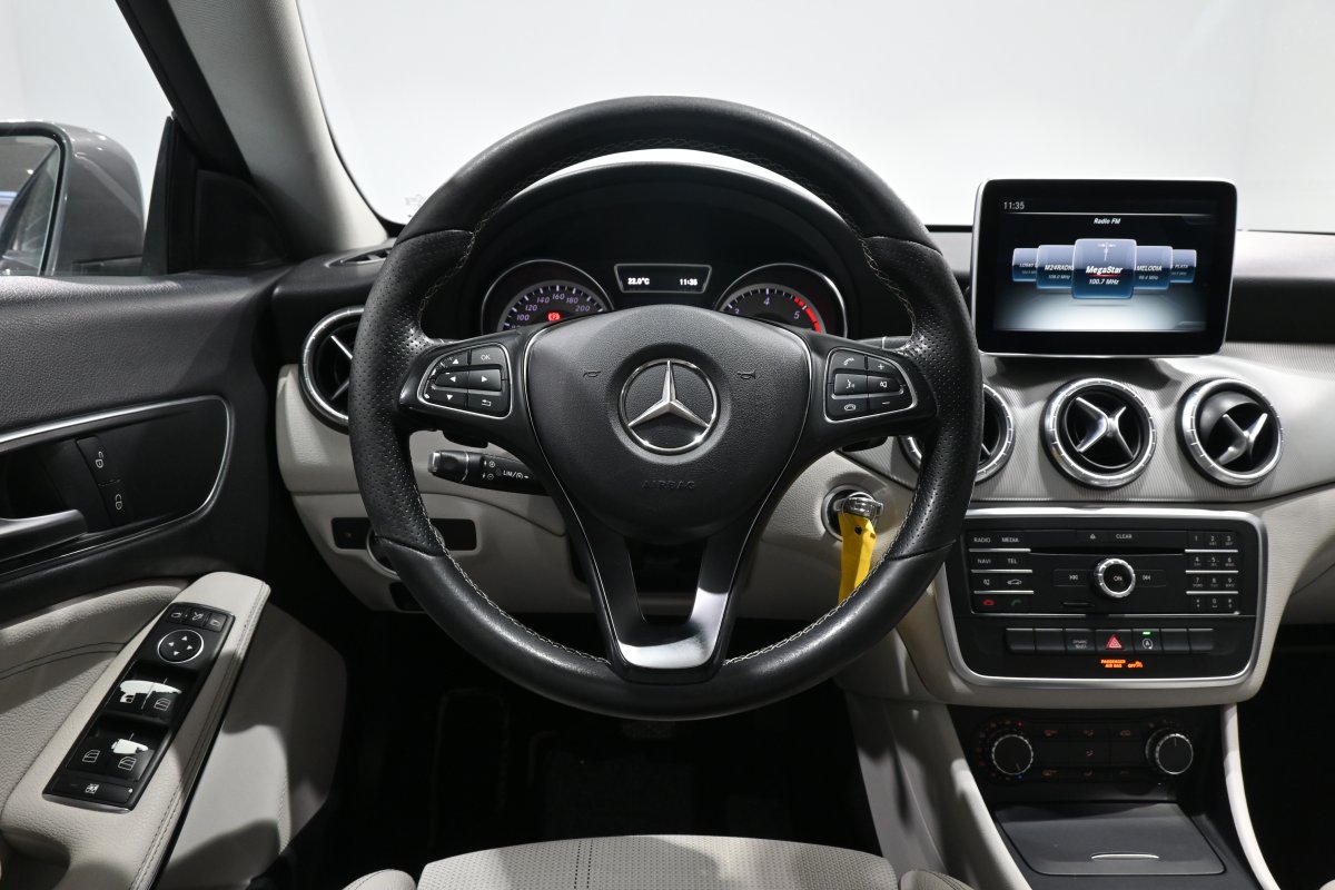 Foto Mercedes-Benz Clase CLA 18