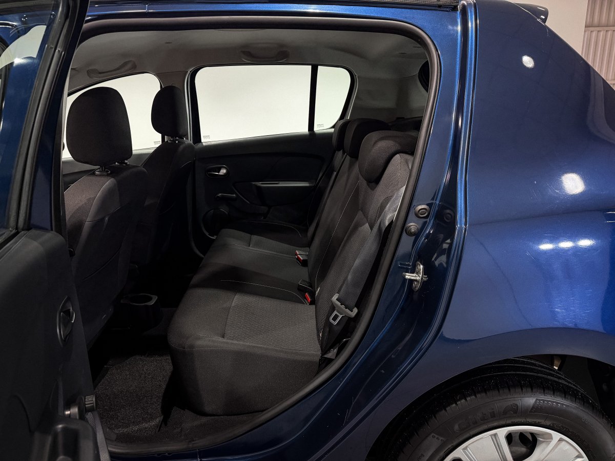 Foto Dacia Sandero 11