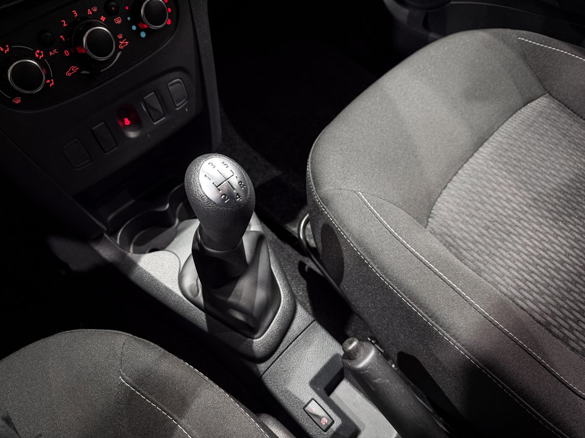 Foto Dacia Sandero 19