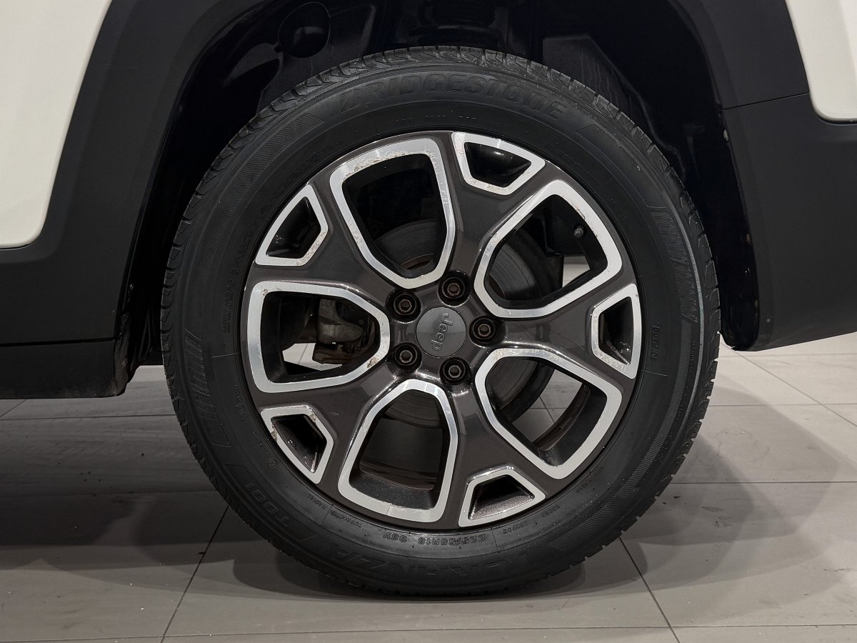 Foto Jeep Renegade 30