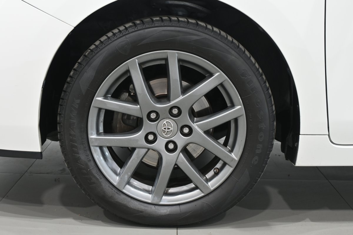 Foto Toyota Verso 31