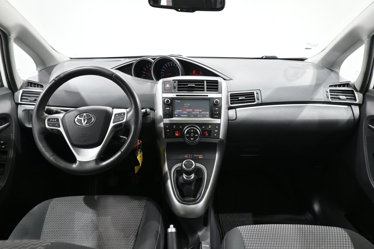 Foto Toyota Verso 17