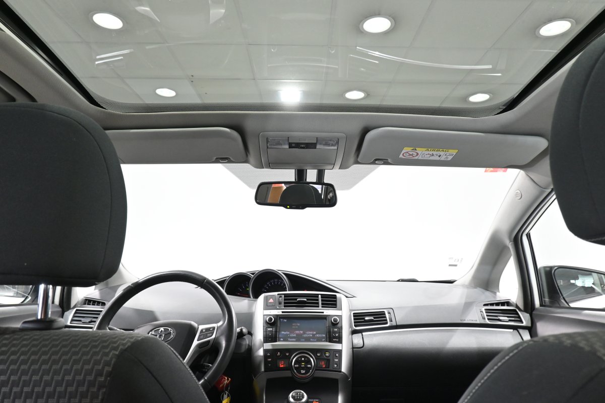 Foto Toyota Verso 26