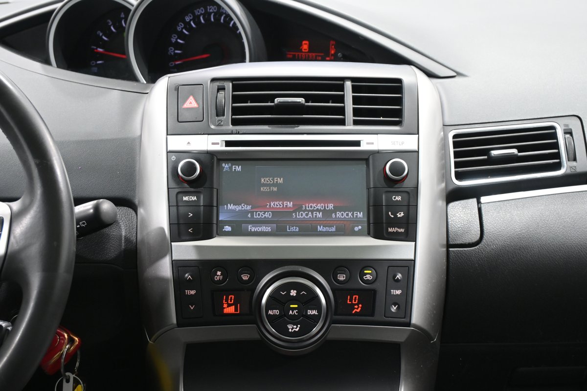 Foto Toyota Verso 15