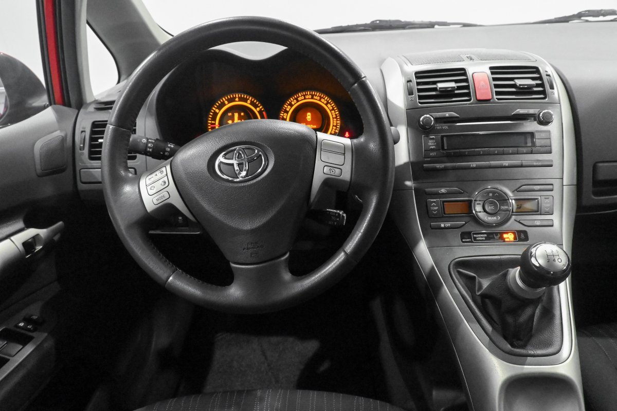 Foto Toyota Auris 12