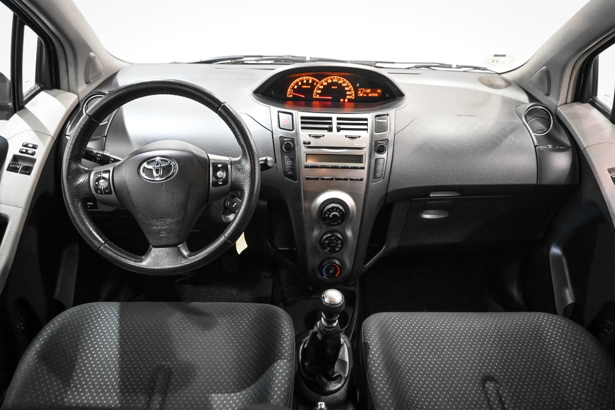 Foto Toyota Yaris 17