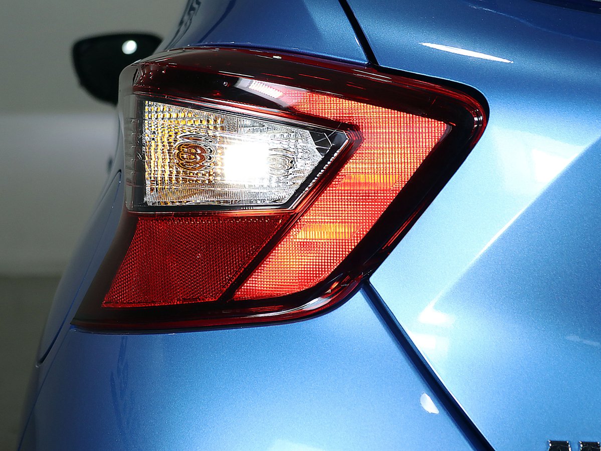 Foto Nissan Micra 9