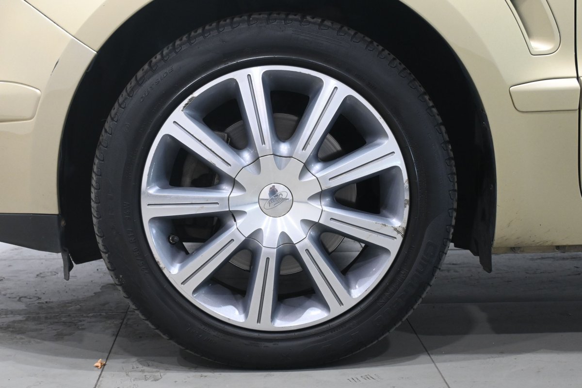 Foto Ford S-Max 24