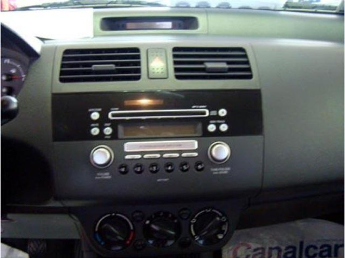 Foto Suzuki Swift 12 Foto Suzuki Swift 12