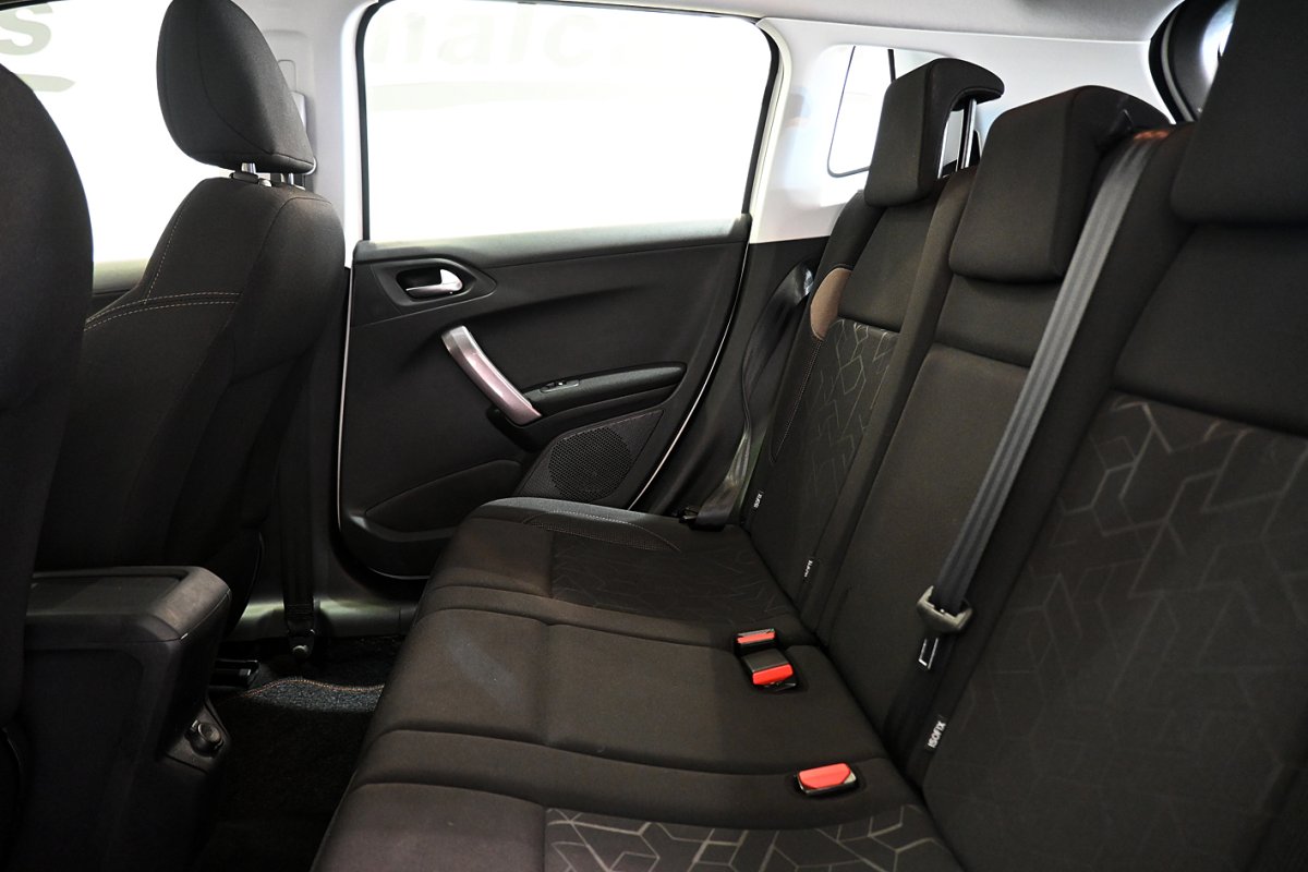 Foto Peugeot 2008 10