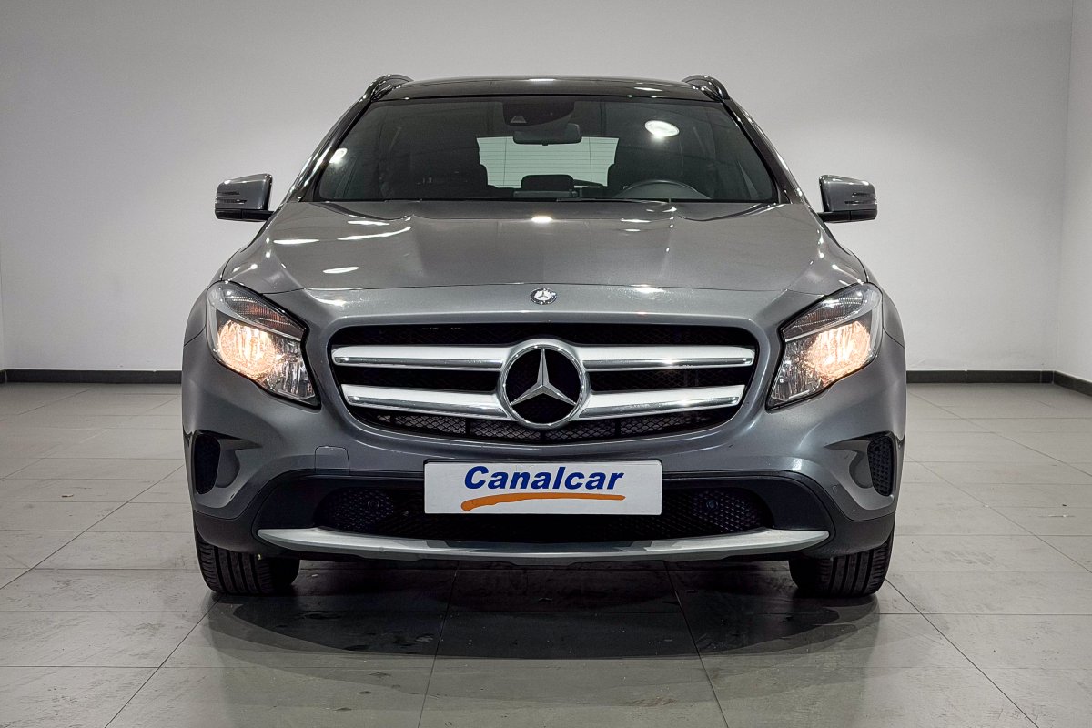 Foto Mercedes-Benz GLA 2