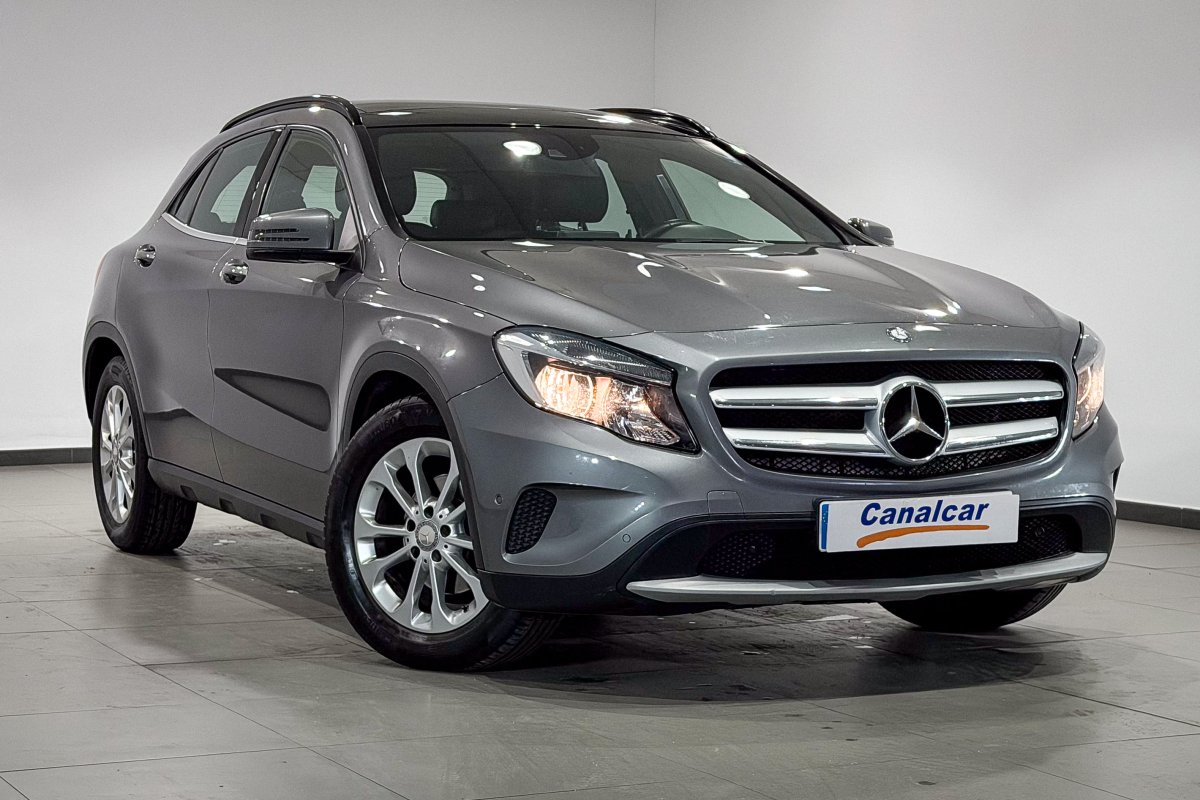 Foto Mercedes-Benz GLA 3